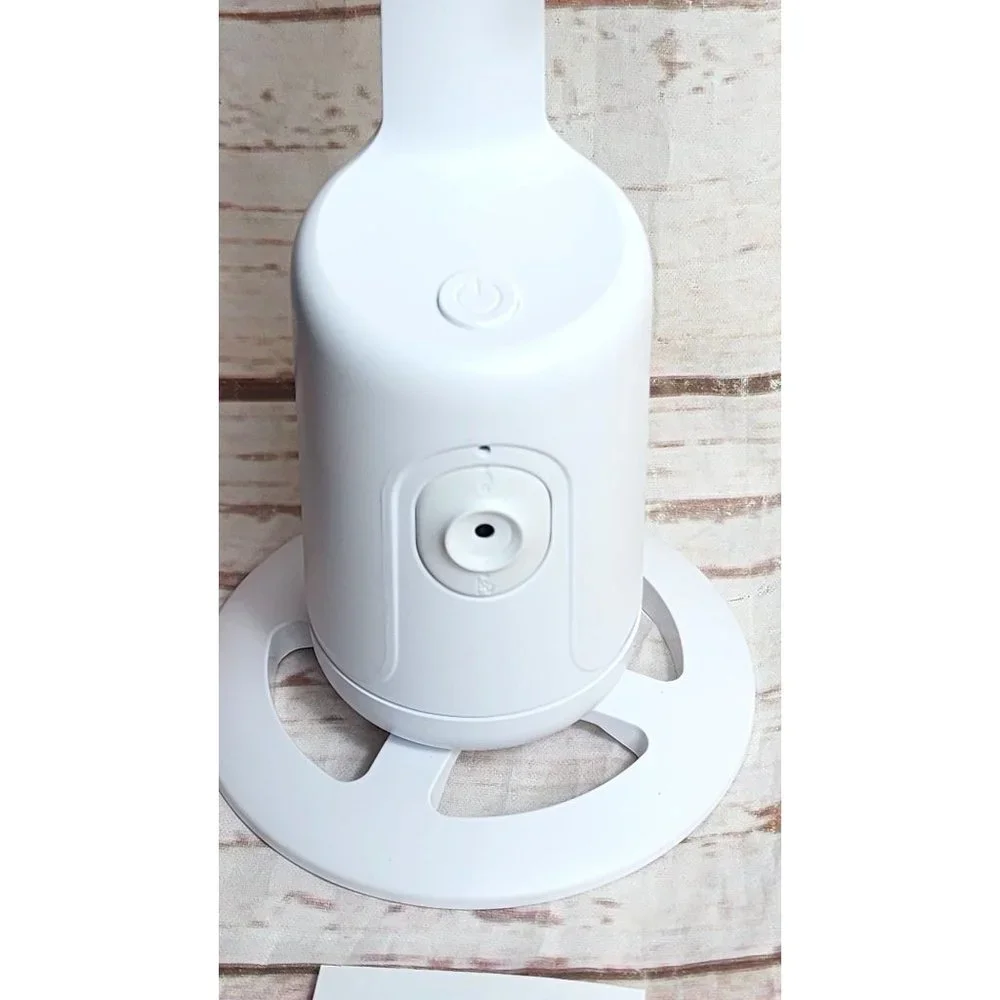 Universal Magic Snapshot: 360° Auto Face Tracking Selfie Tripod - ABS White